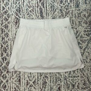 DSG white skort size XS! Great for golf or just casual wear!